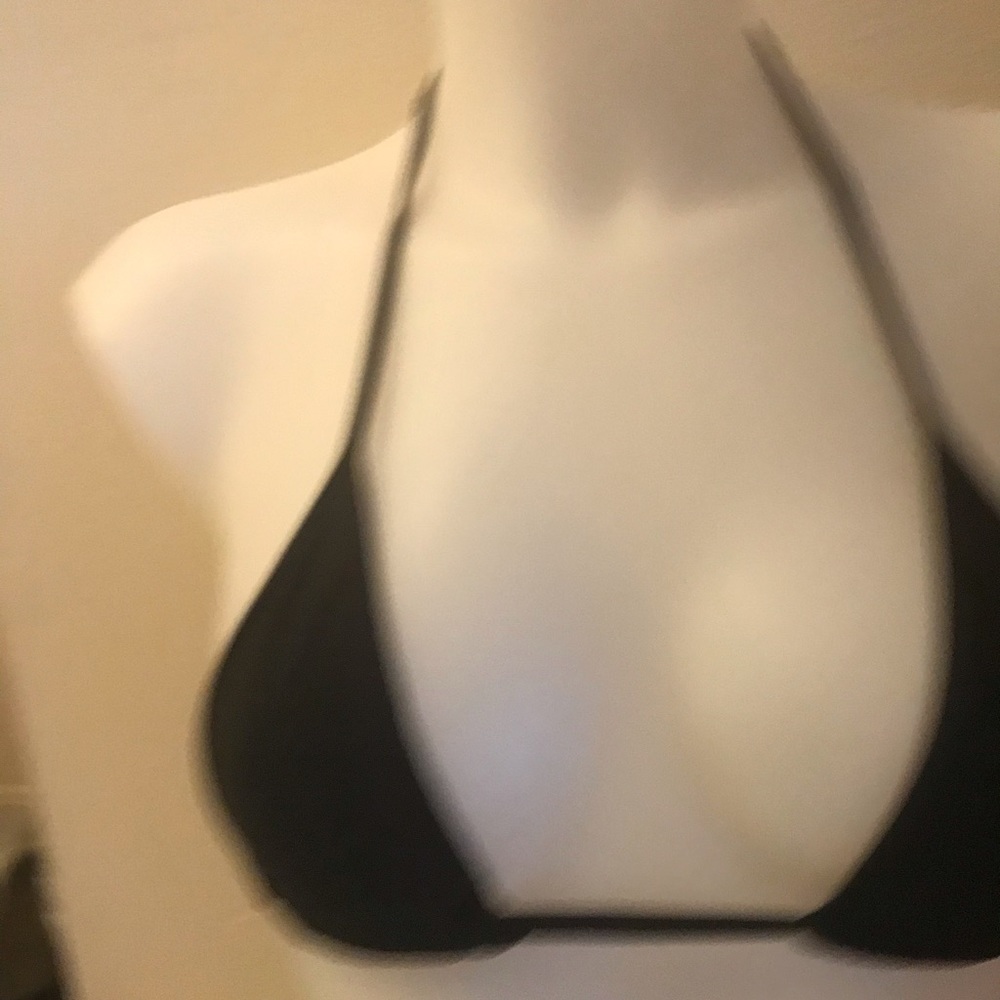 Bikini - Picture 2 of 7